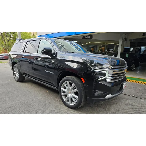 Chevrolet Suburban 5p High Country V8/6.2 Aut