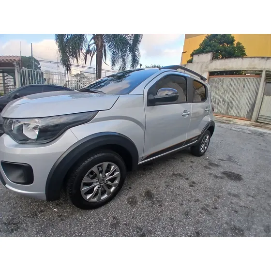 Fiat Mobi 1.0 Trekking Flex 5p
