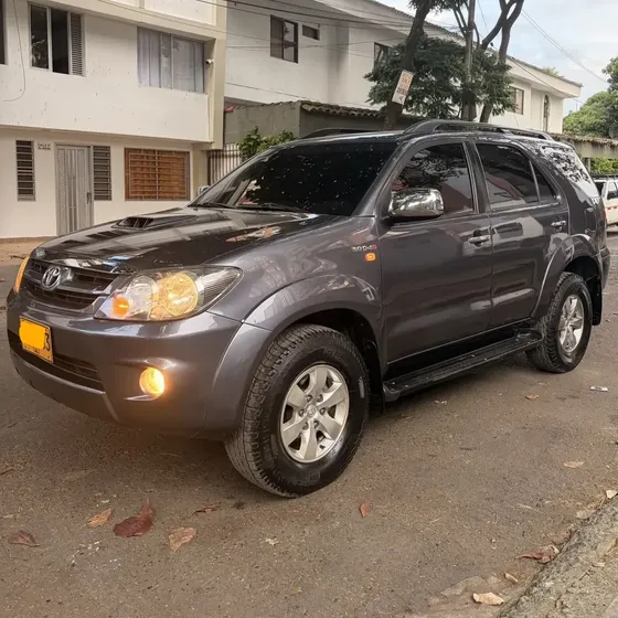Toyota Fortuner 2009 3.0 Srv