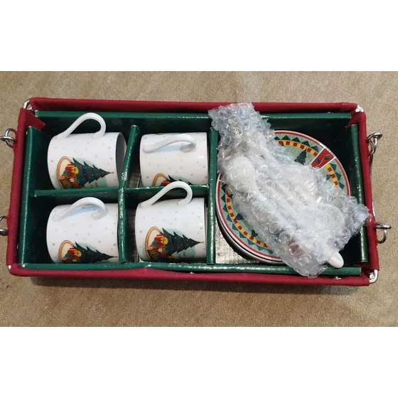 Juego De Tazas De Navidad Set De 4 Con Cesta