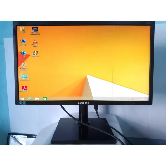 Monitor 22  Led Full Hd Se450 Samsung Con Detalle ---- 19/20 Negro