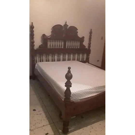 Cama Queen Y 2 Mesas De Noche. Madera Tallada, Colonial 