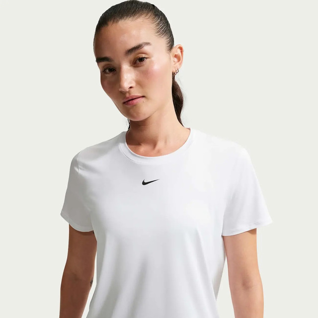Camiseta Nike Dri-fit One Feminina Camiseta Nike Dri-fit One Feminina