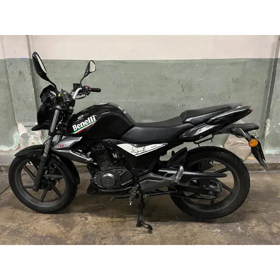 Benelli Tnt 150 Negra