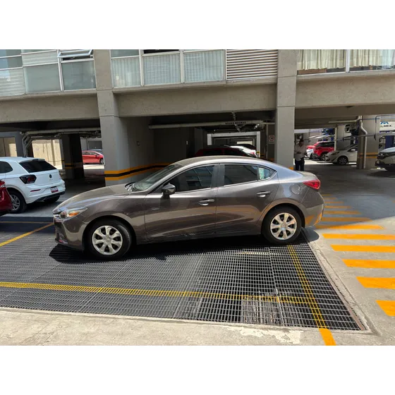 Mazda Mazda 3 2.0 I Sedan Mt