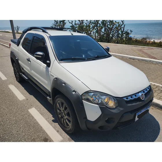 Fiat Strada 1.8 16v Adventure Cab. Dupla Flex Dualogic 3p