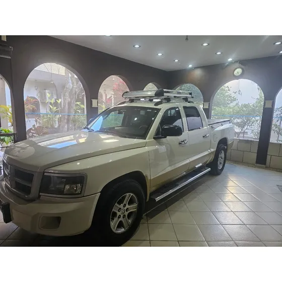 Dodge Dakota Slt Crew Cab 4x2 At