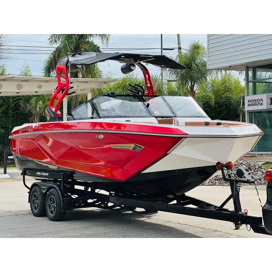  Lancha Para Wakeboard, Wakesurf Y Wakefoil Nautique G23 