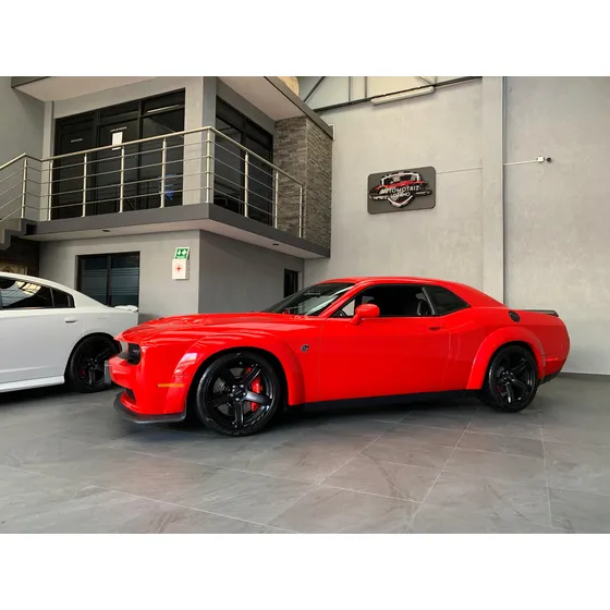 Dodge Challenger 6.2 Srt Hellc At