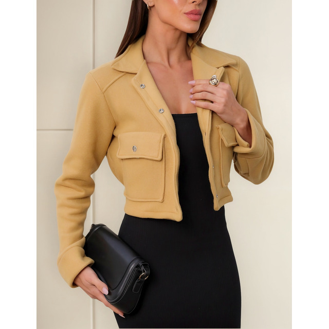 Jaqueta Feminina Bomber Lã Soft Com Bolsos Fechamento Botões Jaqueta Feminina Bomber Lã Soft Com Bolsos Fechamento Botões