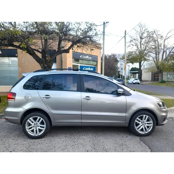 Volkswagen Suran 1.6 Highline
