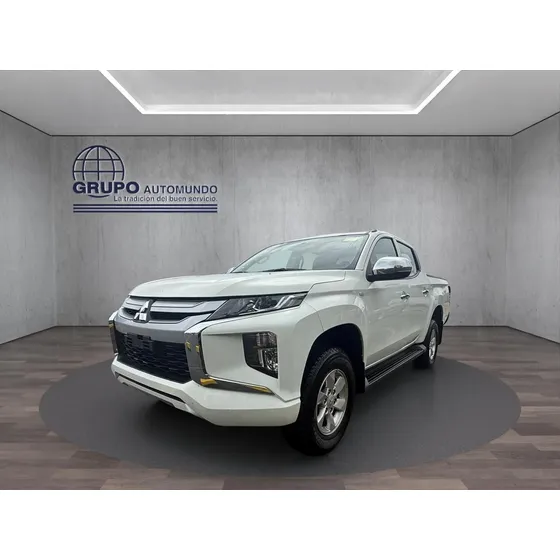 Mitsubishi L200 2.4 Glx Cabina Doble 4x2 Mt