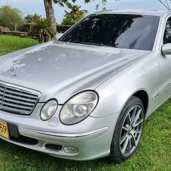 Mercedes-Benz E320 2005 3.2 W211