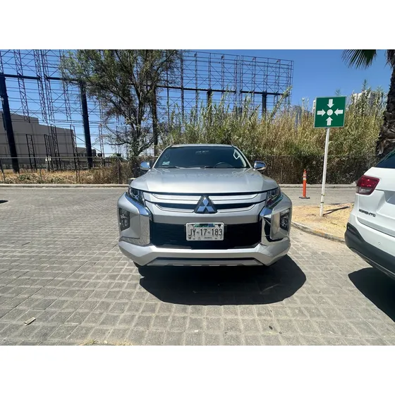Mitsubishi L200 2.4 Cd Glx 4x2 Mt