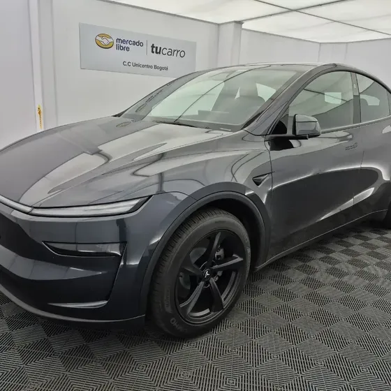 Tesla Model Y 2026 0.0