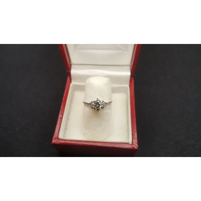 Anillo De Compromiso. Oro Blanco Con Brillante