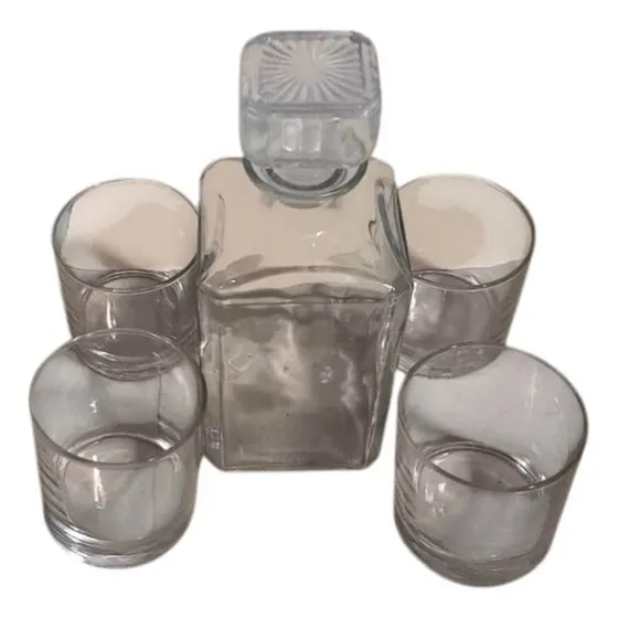 Botella Para Licor Whisky + 4 Vasos De Vidrio (juego)