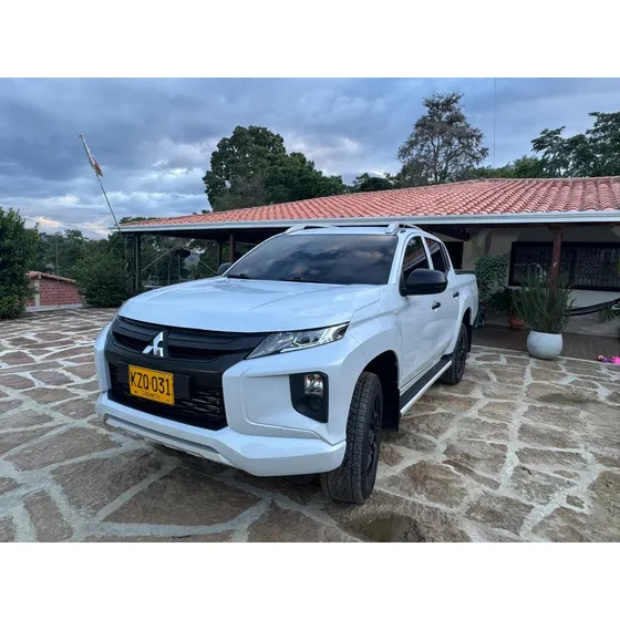 Mitsubishi L200 2.5l Mt