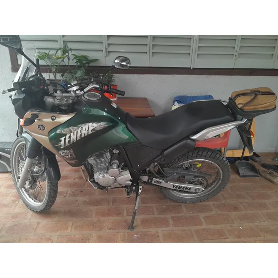 Impecable , Solo Paseos,  Con Baúl Grande Para 2 Cascos