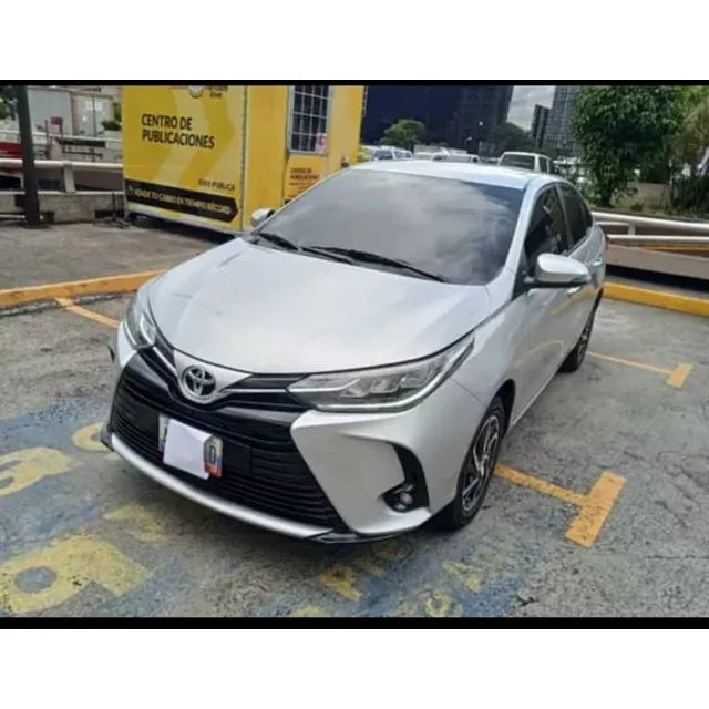 Faro Derecho Yaris Hb 2020 Al 2024