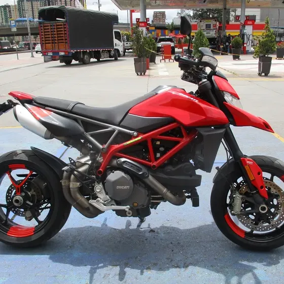 Ducati Hypermotard 950
