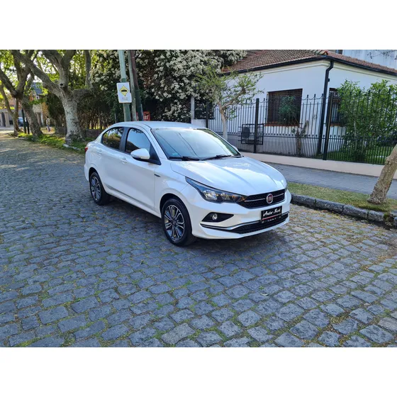 Fiat Cronos 1.8 16v Precision