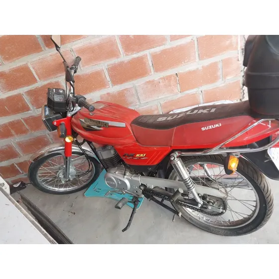 Moto Suzuki Ax100
