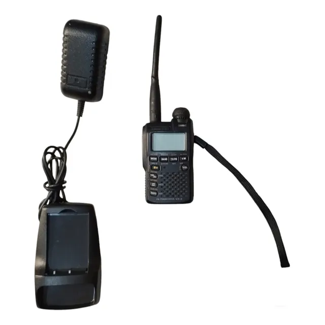 Rádio Comunicador Ht Yaesu Vx3r Multibanda Hf Vhf Uhf Am/fm Preto Hf Vhf Uhf