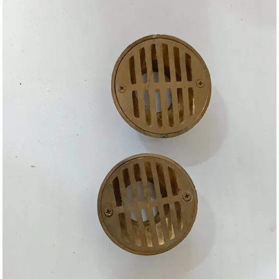 Centro De Bronce Con Rejilla De 3,5 Pulgadas
