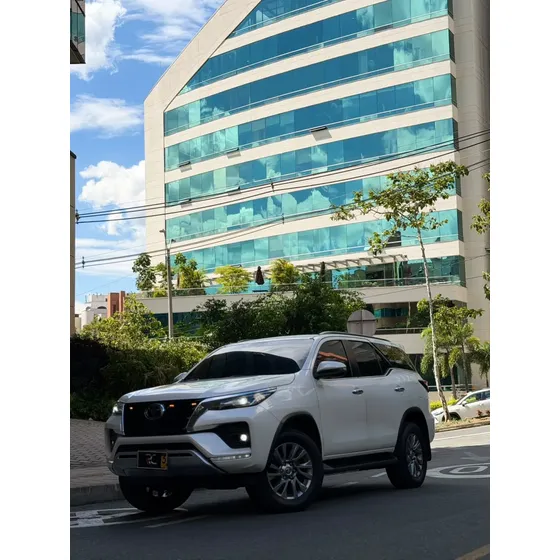 Toyota Fortuner 2022 Srv 2.5