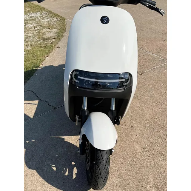 Segway E110a E Moped Electric Scooter 30 Mph 48v 30ah  Range