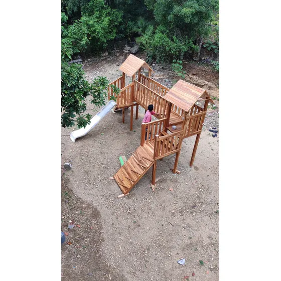 Parque Infantil En Madera Impermeabilizada