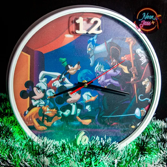 Reloj De Pared Con Motivo De Disney Con Luz Neón