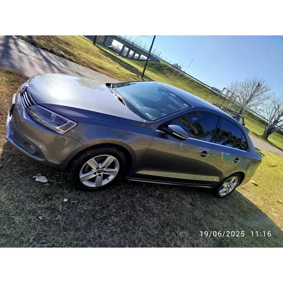 Volkswagen Vento 2.5 Luxury 170cv