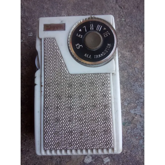 Antigua Radio Original Transistor Sellado Japan Funciona Ok