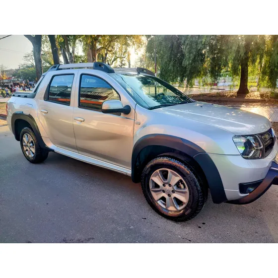 Renault Duster Oroch 2.0 Outsider Plus