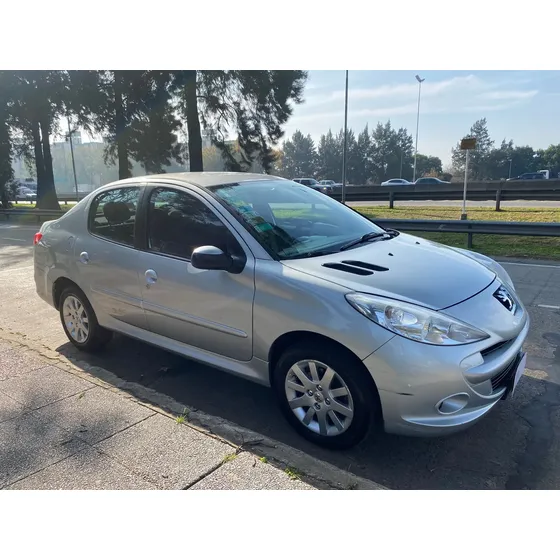 Peugeot 207 1.4 Sedan Allure 75cv