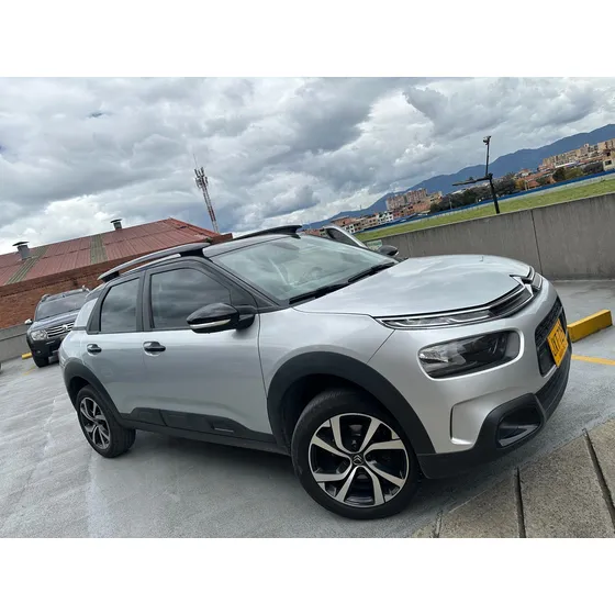 Citroën C4 Cactus 1.6 Shine Turbo Aut
