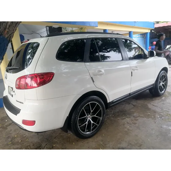 Hyundai Sata Fe American