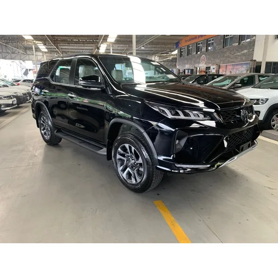 Toyota Hilux Sw4 2.8 D-4d Turbo Diesel Diamond 7l 4x4 Automático
