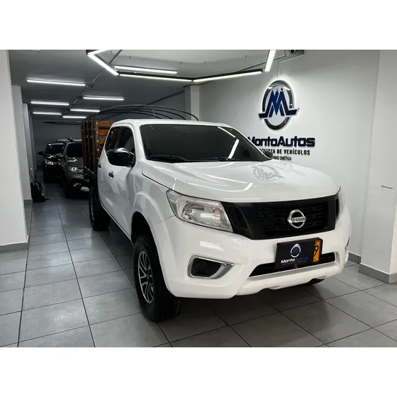 Nissan Frontier 2.5 Diésel 4x4 Estacas