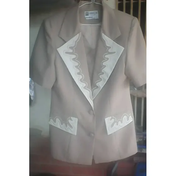 Chaqueta Beige De Traje De Dama