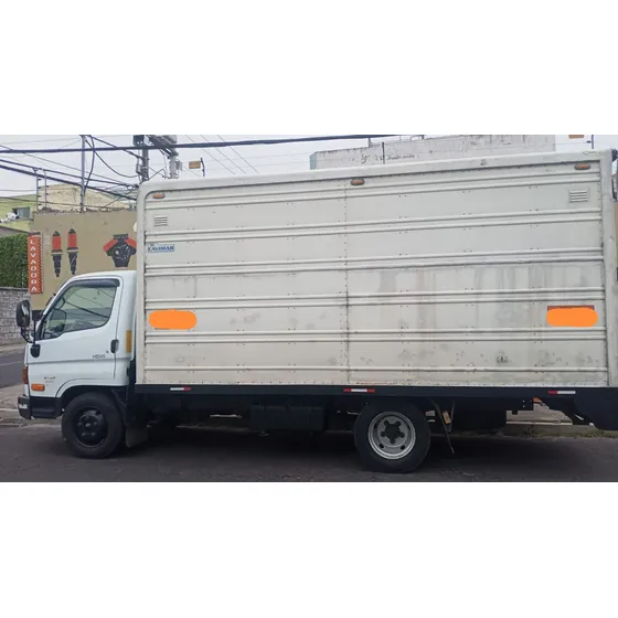 Camión Con Sistema De Enfriamiento, Furgón Aislado