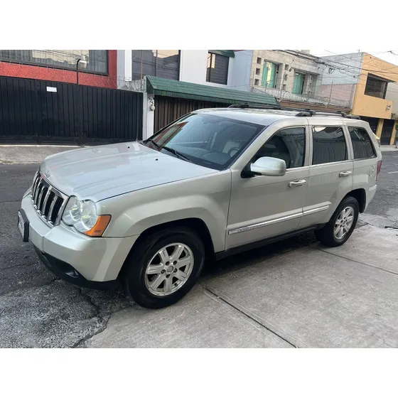 Jeep Grand Cherokee Limited V8 Power Tech 4x2 At