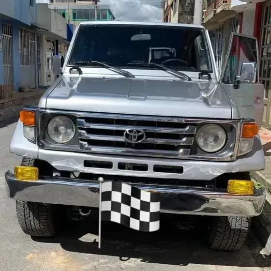 Toyota Land Cruiser 2000 4.5 Fzj75 Macho
