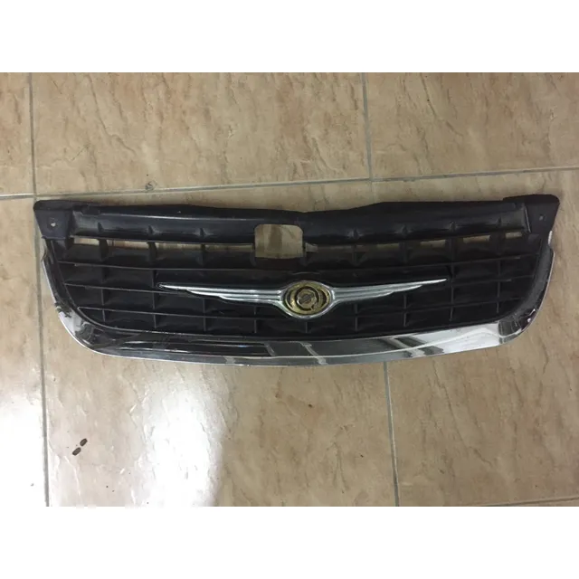 Parrilla De Usada Con Detalles De Chrysler Neon 2000-03