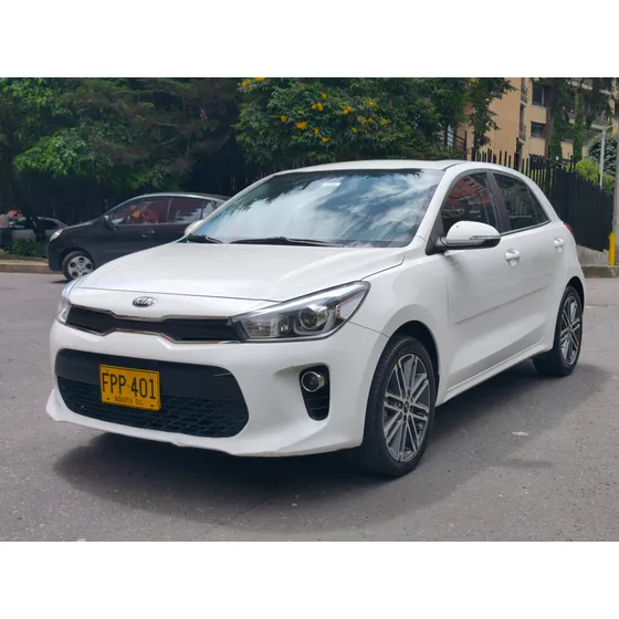 Kia Rio 1.4 Zenith Hb 5 P Mecánico