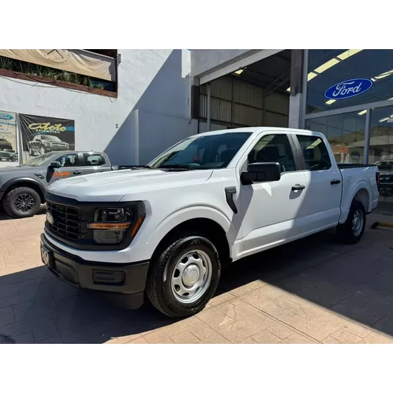 Ford F-150 4x2 V6