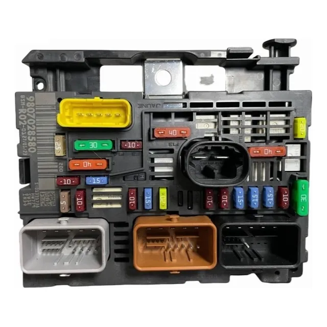 Montaje De Caja Fusibles Para Peugeot 3008407, Citroën C5c4