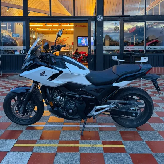 Nc750 Como Nueva Con Defensas